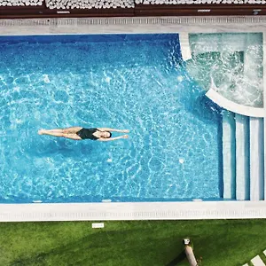 https://silver-sea-holiday-apartments.hotelsatayianapa.com