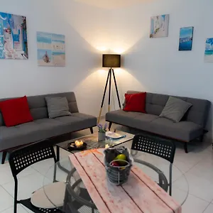 https://luxury-apartments-with-pool.larnacahotels.org