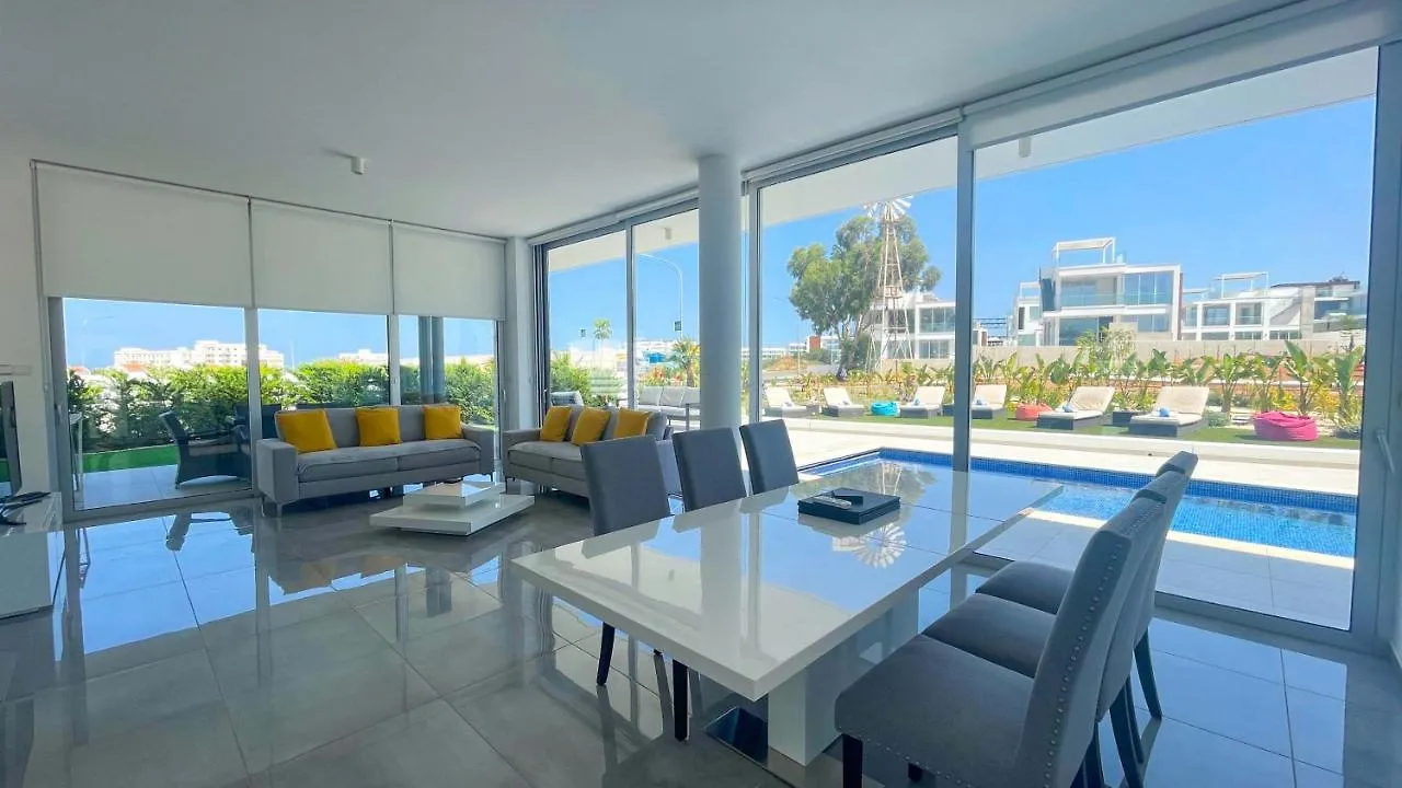 Olivine Waves Villa Protaras 0*,
